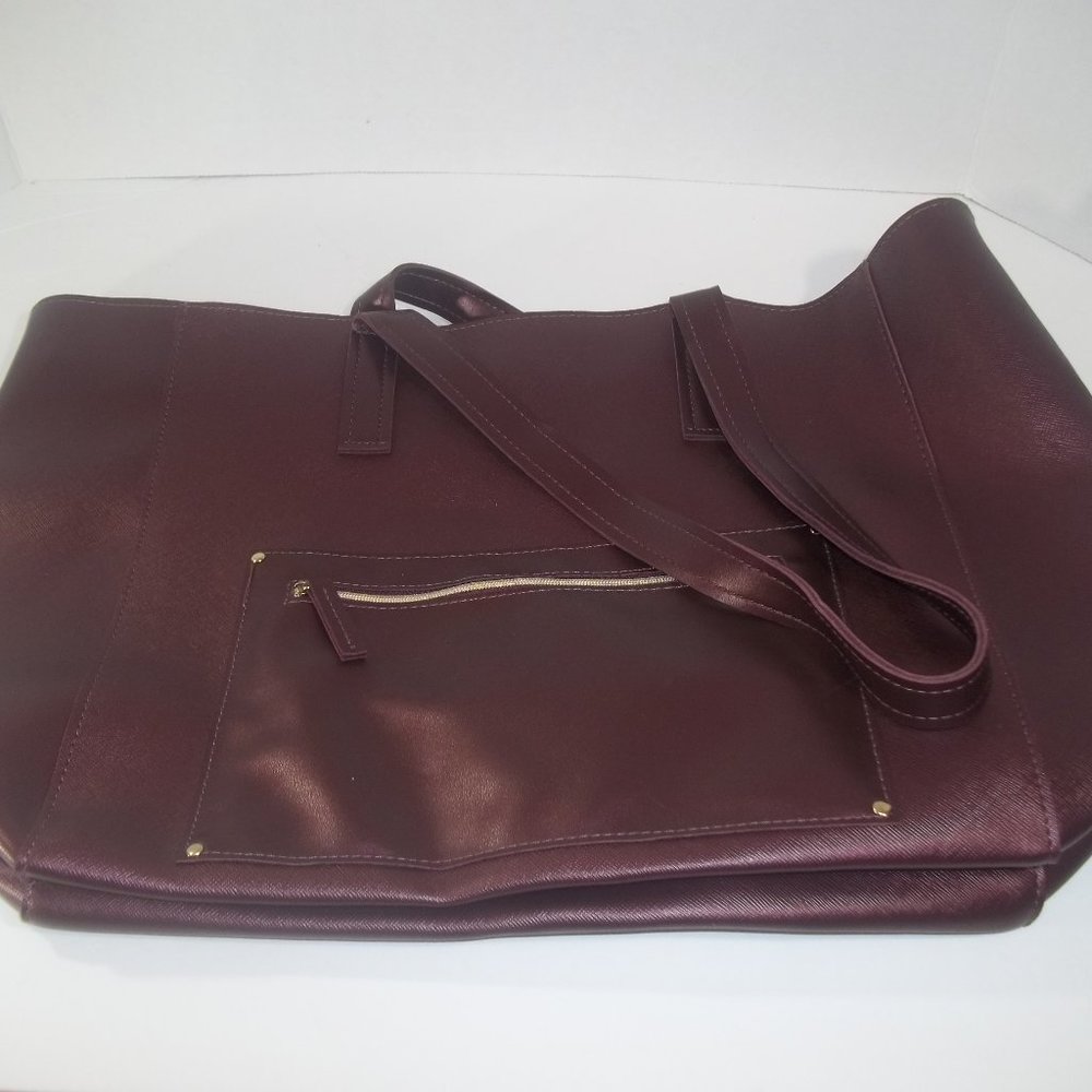 Bath and Body Works Tote Bag, NWT, Burgundy/Wine color